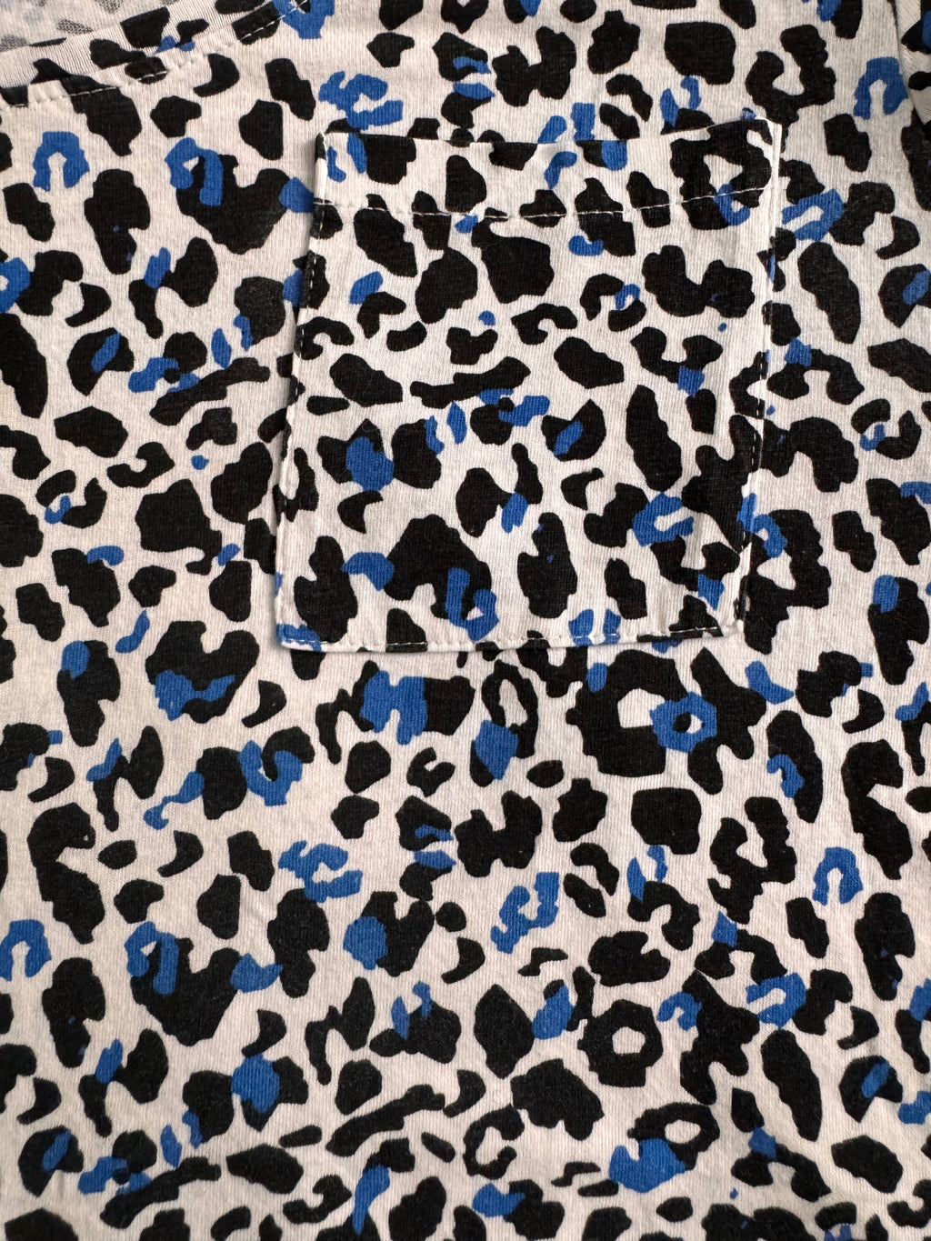 T-shirt Tissaia Basics à imprimé léopard noir et bleu – Taille 38/40