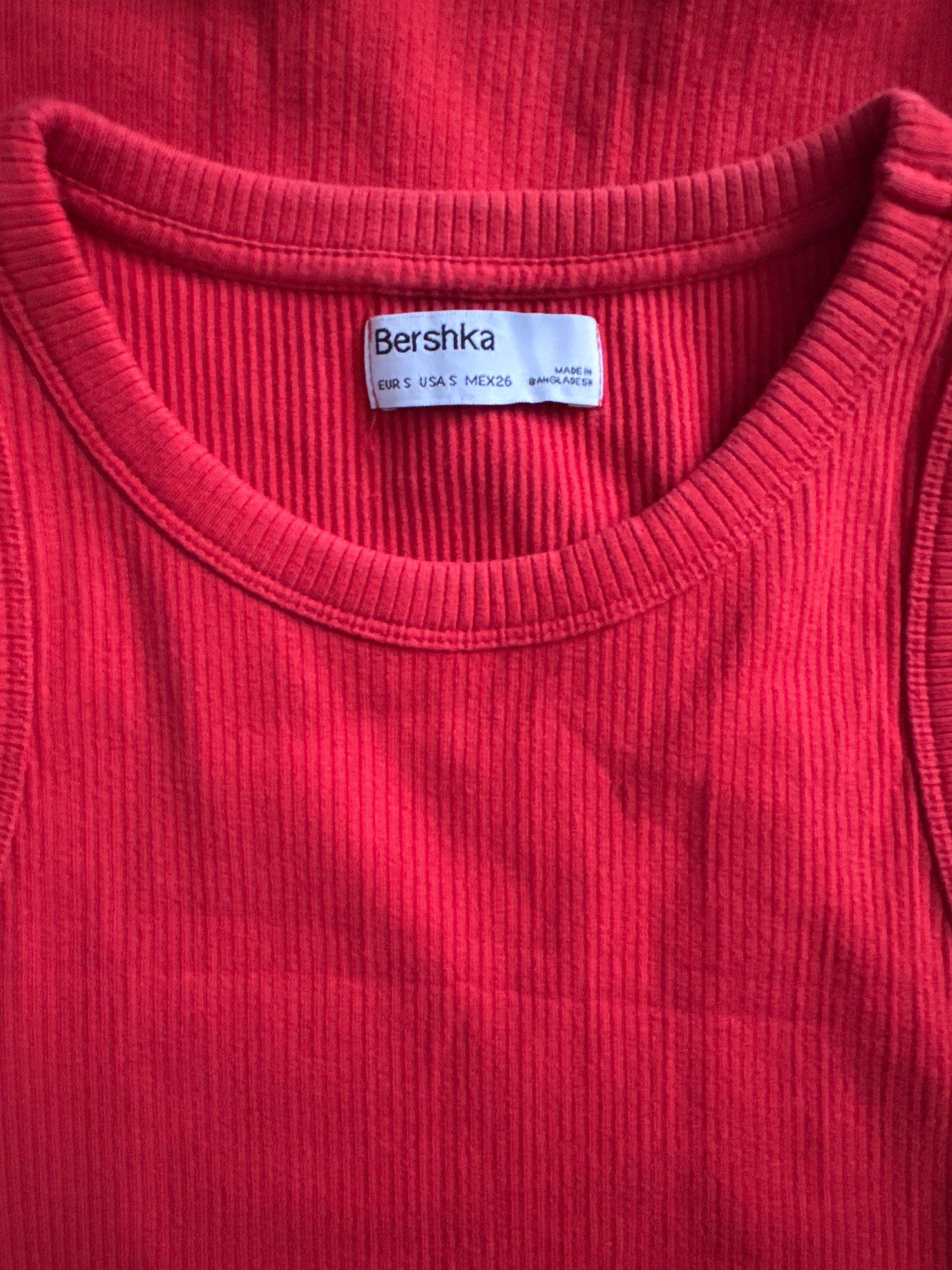 Robe moulante côtelée rouge corail BERSHKA – Taille S