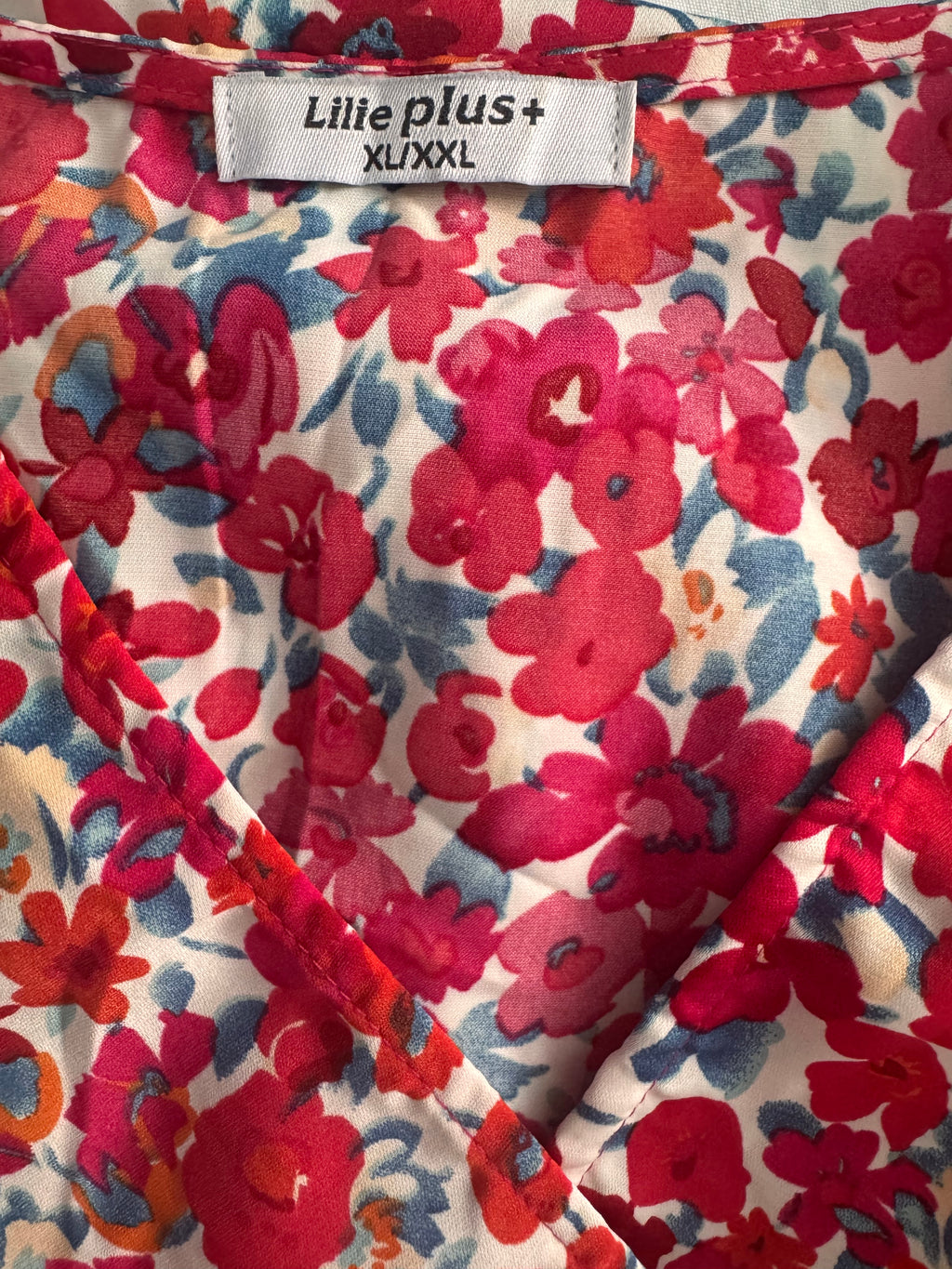 Robe fleurie portefeuille – Lilie Plus+ – XL/XXL