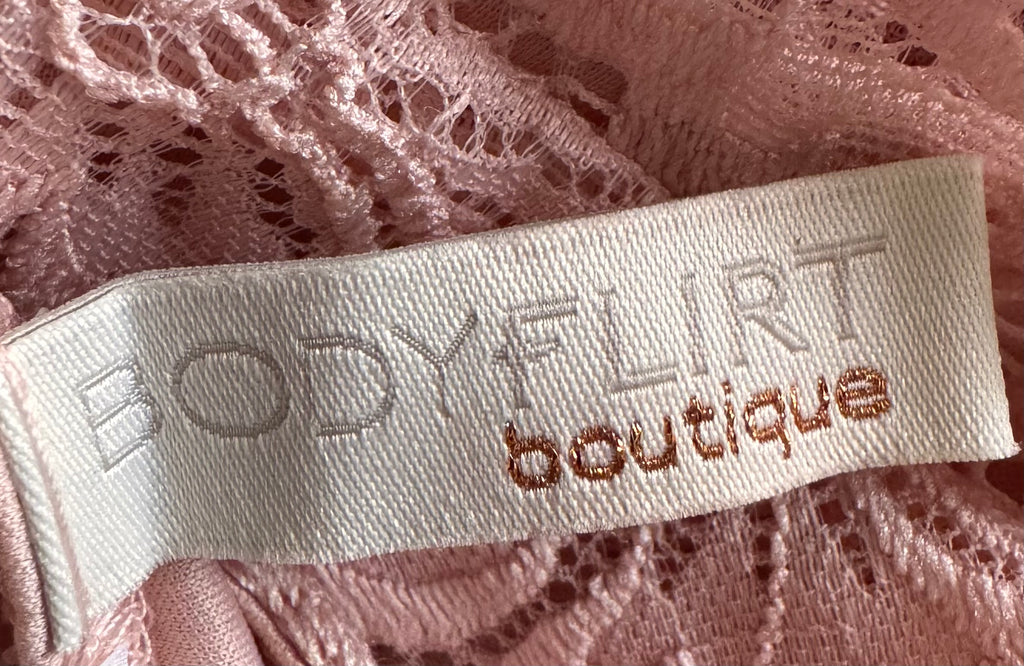 Robe Bodyflirt Boutique rose poudré en dentelle – Taille 38/40
