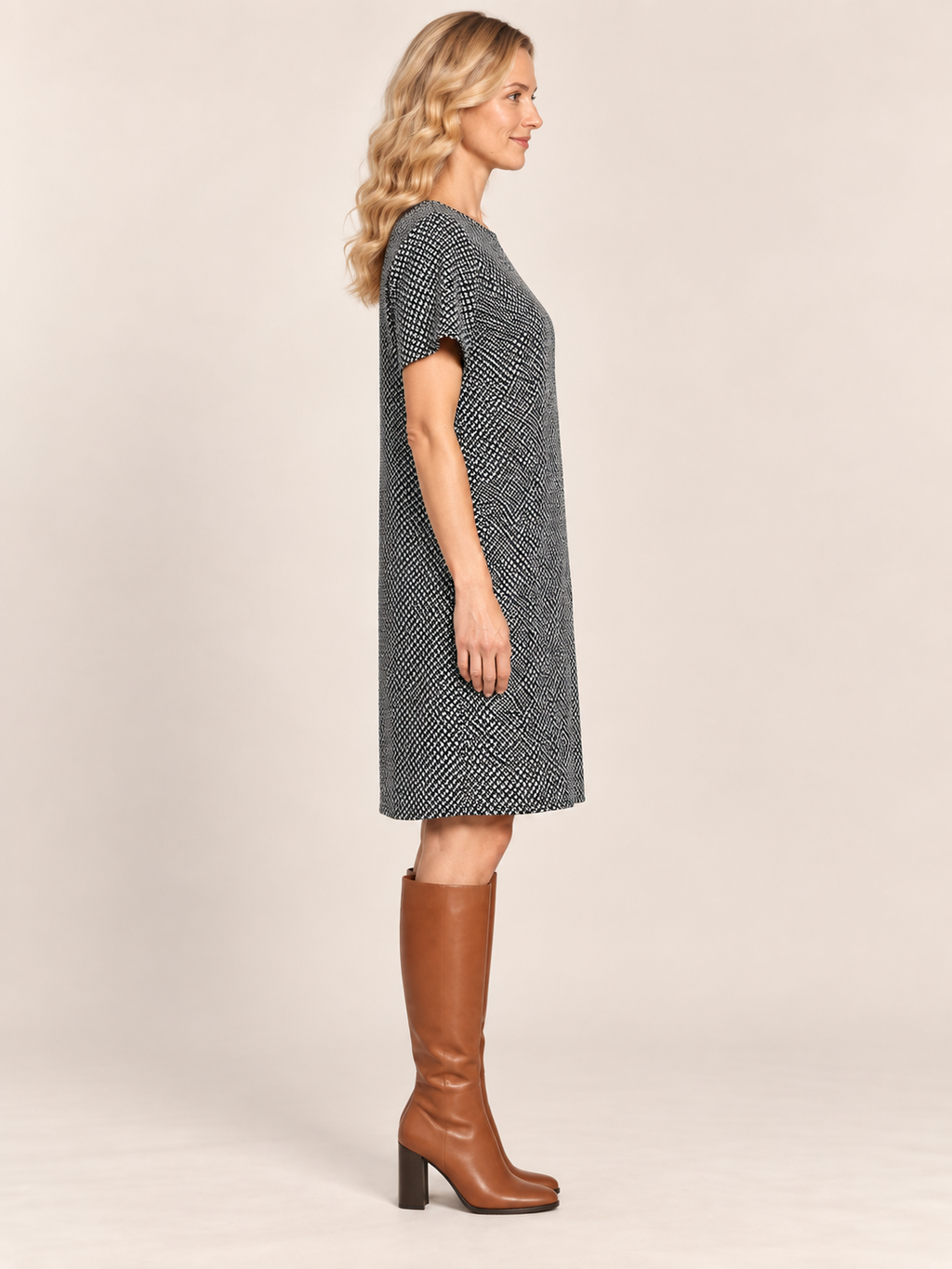 Robe droite noire et blanche à motifs – H&M – Taille 38