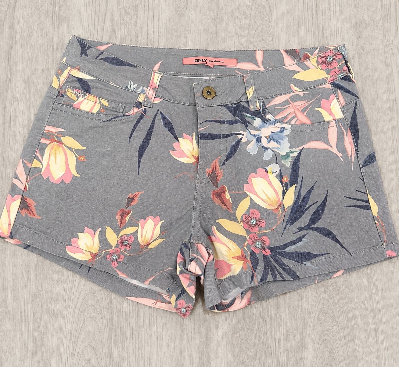 Short imprimé floral ONLY – Taille 36