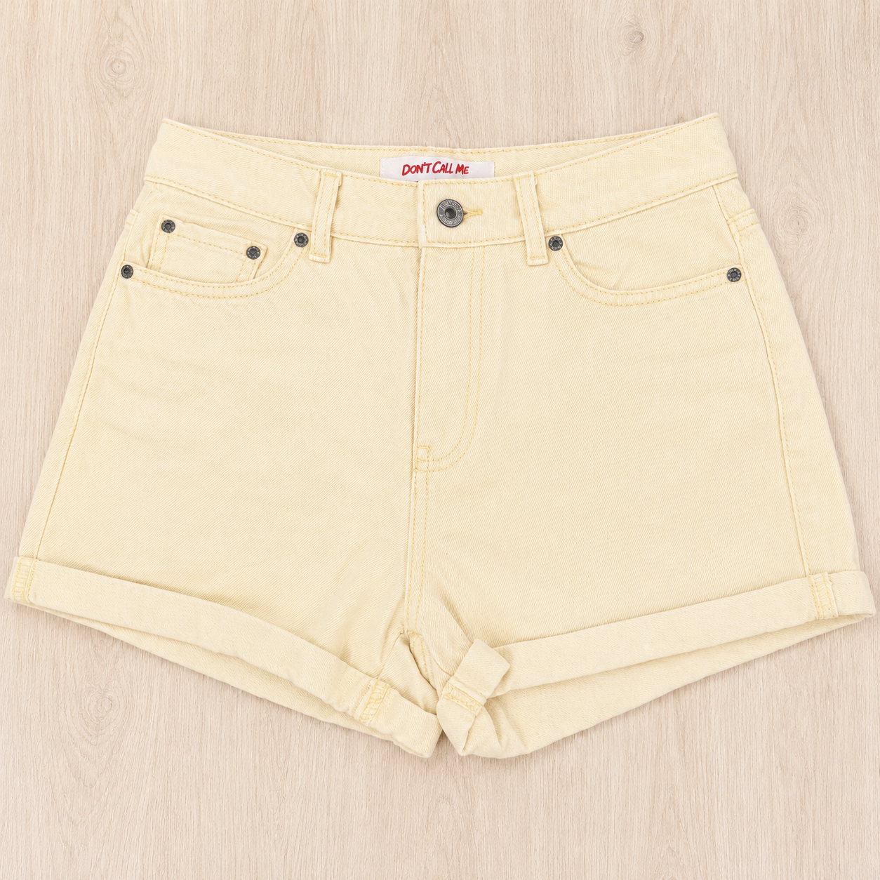 Short en jean jaune pastel taille haute Don’t Call Me by Jennyfer – Taille 34