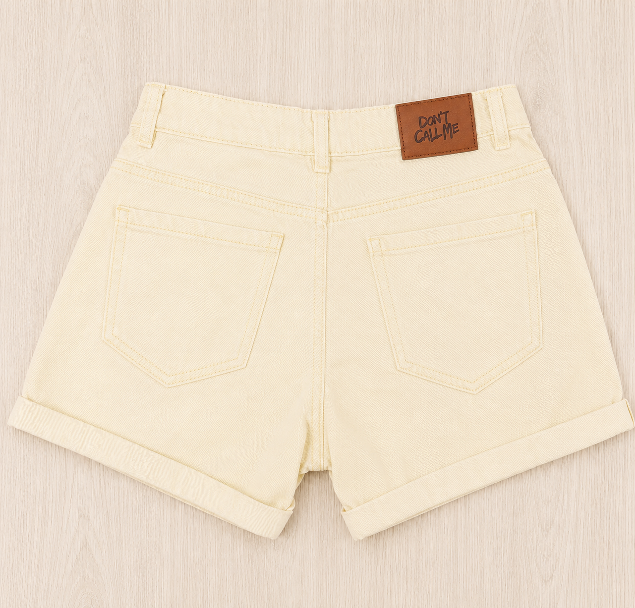 Short en jean jaune pastel taille haute Don’t Call Me by Jennyfer – Taille 34
