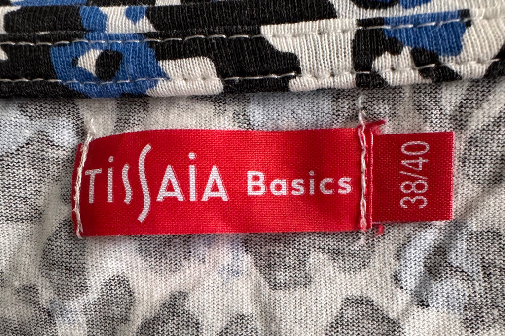 T-shirt Tissaia Basics à imprimé léopard noir et bleu – Taille 38/40
