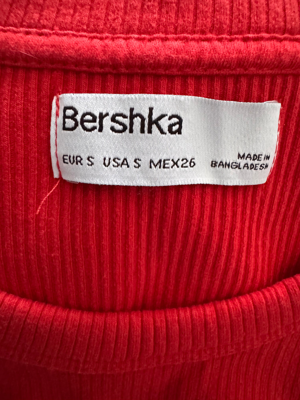 Robe moulante côtelée rouge corail BERSHKA – Taille S