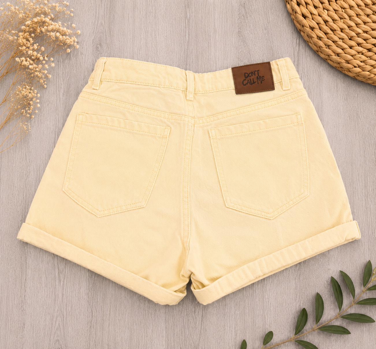 Short en jean jaune pastel taille haute Don’t Call Me by Jennyfer – Taille 34