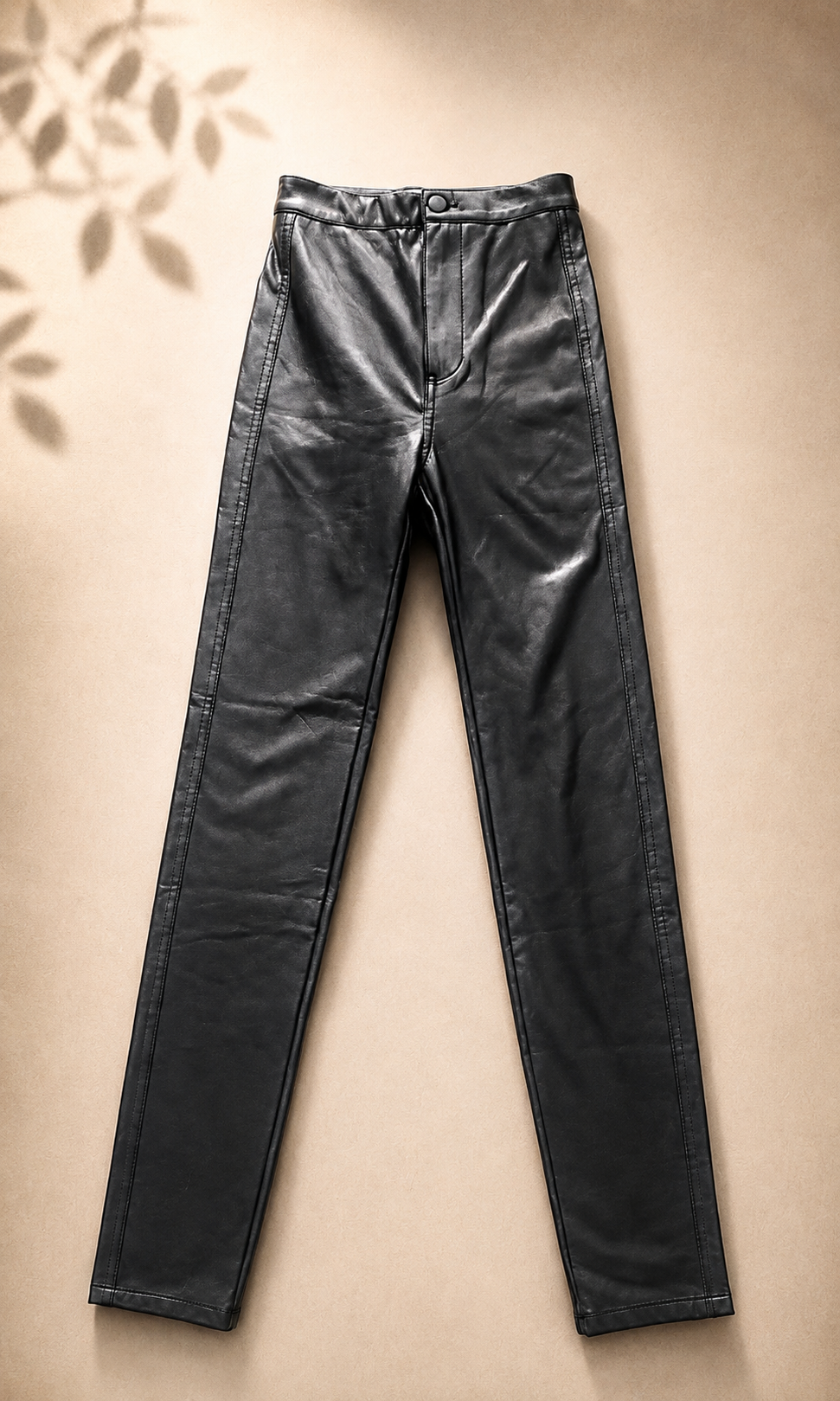 Pantalon en similicuir noir Pull&Bear – Taille 32