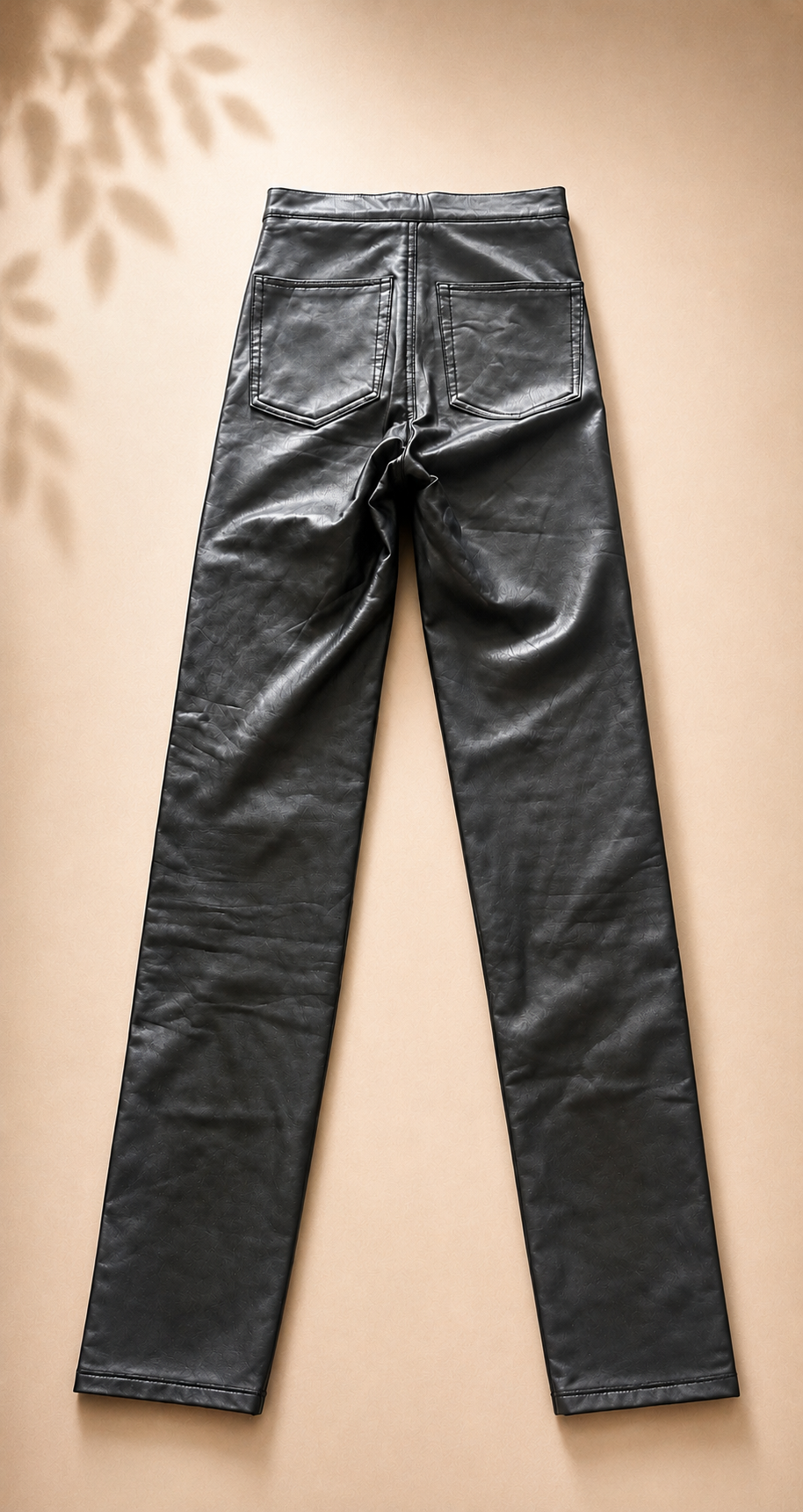 Pantalon en similicuir noir Pull&Bear – Taille 32