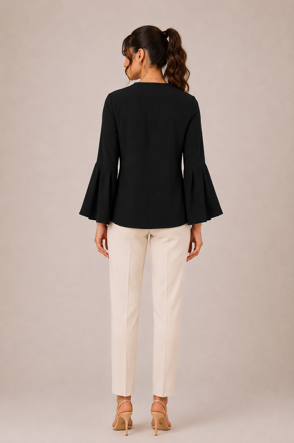 Blouse H&M noire à manches évasées – Taille 36