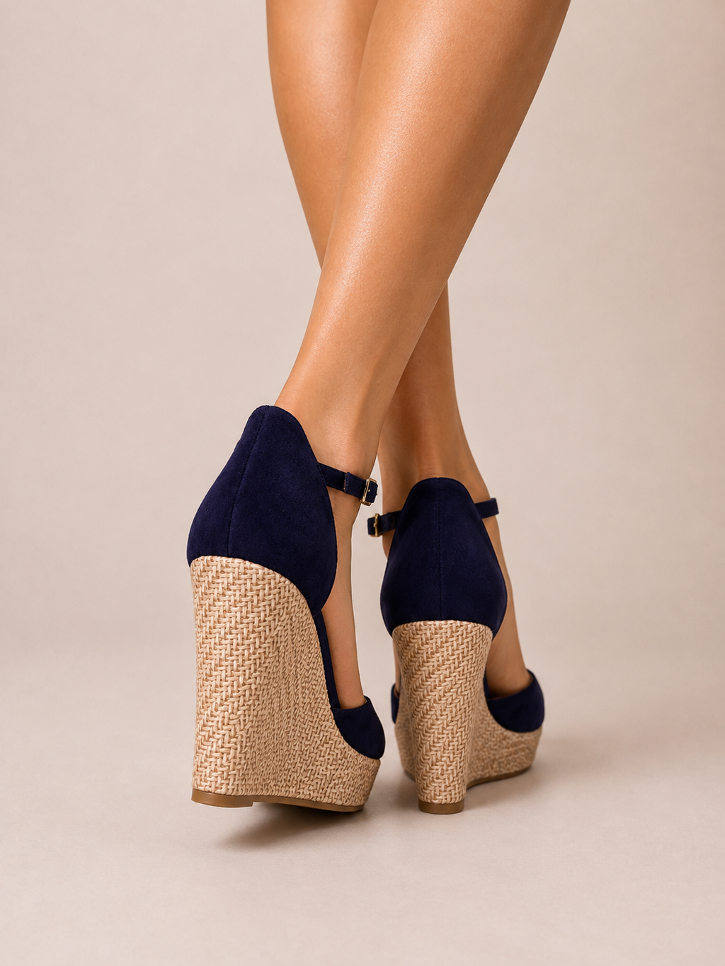 Sandales compensées BATA bleu marine – Élégance estivale – Pointure 39