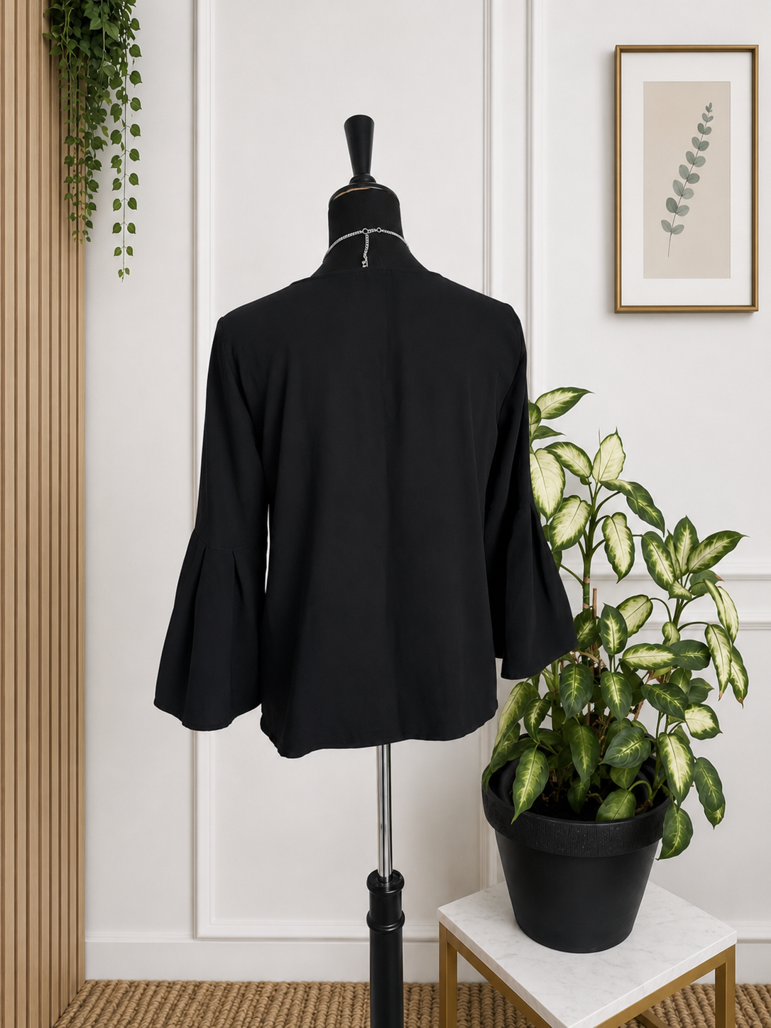 Blouse H&M noire à manches évasées – Taille 36